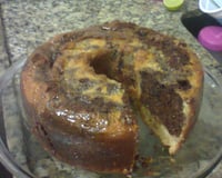 Bolo mesclado de coco e chocolate