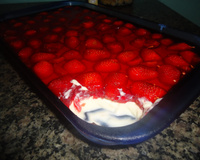 Torta de gelatina com morangos