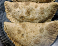 Massa de pastel com creme de leite e farinha