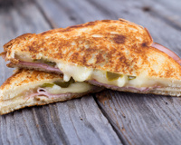 Misto-quente de alho: receita para incrementar o lanche