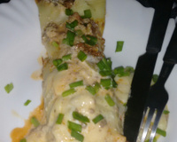 Panqueca de carne moída com molho branco