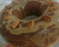 Bolo de nozes com doce de leite