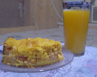 Torta de massa de cenoura com recheio de frango