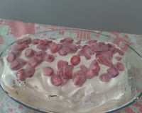 Rocambole de morango com chantilly