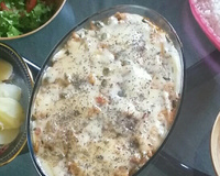 Merluza com molho de camarão no forno