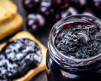 É época de jabuticaba e já corri para fazer essa geleia deliciosa para incrementar meus lanches