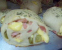 Pãezinhos de presunto e queijo