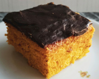 Depois de inúmeras tentativas fracassadas, finalmente entendi por que meu bolo de cenoura dava errado