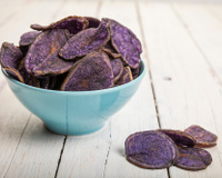 Mais gostoso que batata frita, segundo meu filho: receita de chips de batata-doce supercrocante com tempero especial na airfryer ou no forno