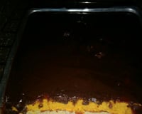 Bolo de cenoura com calda de chocolate