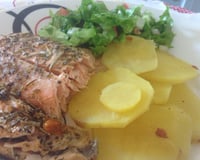 Salmão assado à provençal