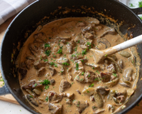 Nem batata, nem cenoura: adicione um pedaço desse ingrediente para salvar uma comida salgada demais