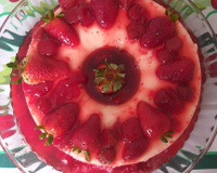 Manjar de coco com calda de morango