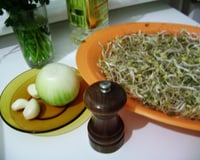 Broto de feijão refogado