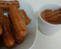 Churros da Dona Florinda (simples e gostoso)