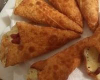 Pizza cone com massa de pastel
