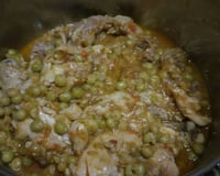 Coxa de frango com ervilhas