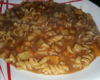 Sopa de feijão com macarrão