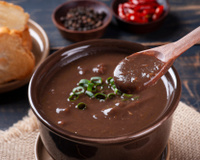 Como deixar o feijão cremoso com um truque de chef: a família vai amar essa receita