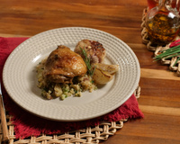 Sobrecoxa com farofa de banana