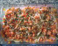 Sardinha ao forno com batata, cebola e tomate