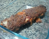 Rocambole de carne moída com banana e farofa d'água