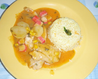 Filé de pescada com kani kama ao coco cremoso