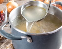 Manuel Costiña, chef Michelin: "Nunca compre caldo de galinha. Normalmente, tudo é água, sal e aroma de frango."