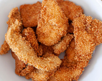 Nem farinha de trigo, nem farinha panko: o frango empanado sem glúten perfeito é feito com farinha de tapioca