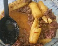 Carne cozida na panela de pressão com aipim