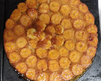 Torta de banana caramelizada