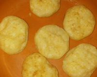Pão de queijo de padaria (delicioso)
