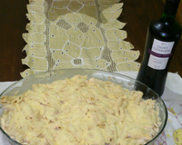 Macarrão ao molho branco e frango desfiado