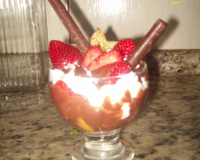 Salada de frutas com chantilly