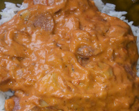 Estrogonofe de linguiça calabresa e champignon