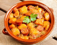 Calabresa com batata na panela de pressão: confira a receita