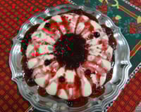 Pudim de geladeira com calda de frutas vermelhas do Kiko