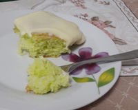 Bolo de limão com gelatina