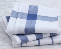 O truque para deixar os panos de cozinha como novos em 20 minutos (sem esfregar ou lavar na máquina)