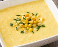 Com apenas 3 ingredientes batidos no liquidificador: receita de creme de milho cremoso e muito fácil de fazer