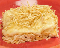 Sempre que eu tenho preguiça de fazer o jantar, eu corro para receita de frango escabelado: fácil, rápida e muito gostosa