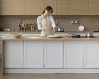 Cozinha com ilha: veja itens para decorar o local por até R$120