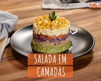 Salada em Camadas