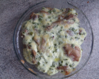 Coxa e sobrecoxa assada com molho de maionese