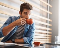 A psicologia afirma que as pessoas que tomam café preto sem açúcar costumam ter essas 9 atitudes em comum