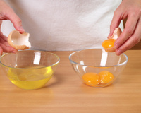 5 truques para separar a gema da clara