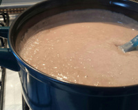 Estrogonofe de chocolate com morangos