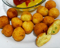 Pão de queijo frito