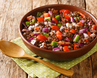 Salada de lentilha é o prato fresquinho que você procura pra ter muita fartura em 2024 sem morrer de calor na virada do ano