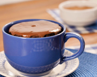 Nem forno, nem batedeira, nem airfryer: as 3 melhores receitas de bolo de caneca para uma sobremesa rápida de micro-ondas